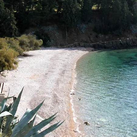 Apartments And Rooms By The Sea Komiza, Vis - 2431 Guest house 3*