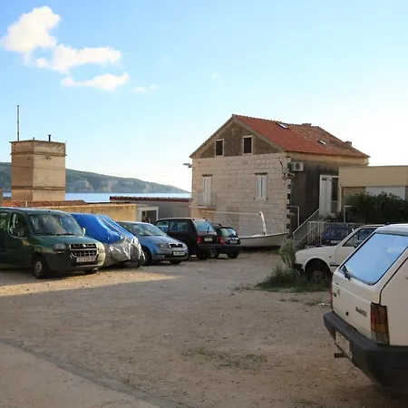Apartments And Rooms By The Sea Komiza, Vis - 2431 Guest house