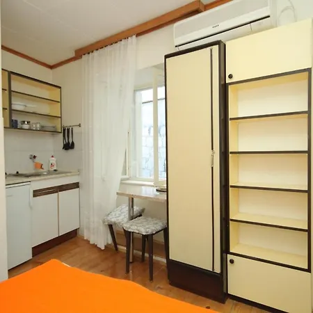 Apartments And Rooms By The Sea Komiza, Vis - 2431 Guest house 3*