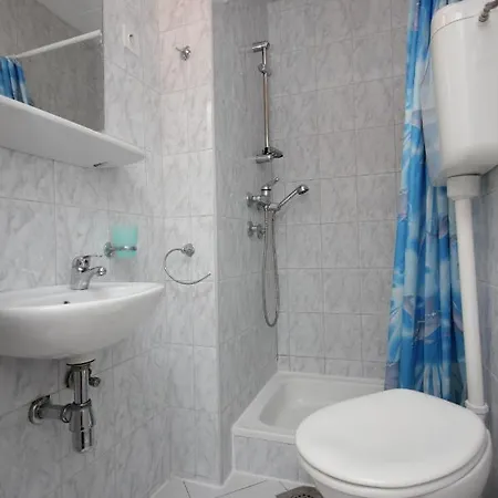 Apartments And Rooms By The Sea Komiza, Vis - 2431 Guest house 3*