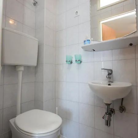 Apartments And Rooms By The Sea Komiza, Vis - 2431 Guest house Komiza